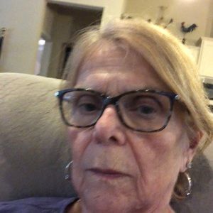 Meet your Posher, Gloria